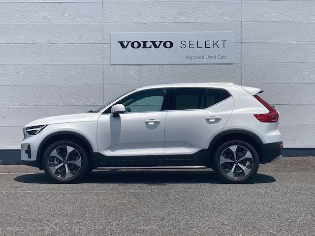 XC40ウルトラ B4 AWD 4WD