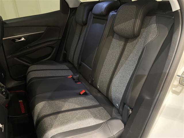 3008ブルーHDi スペシャルエディション