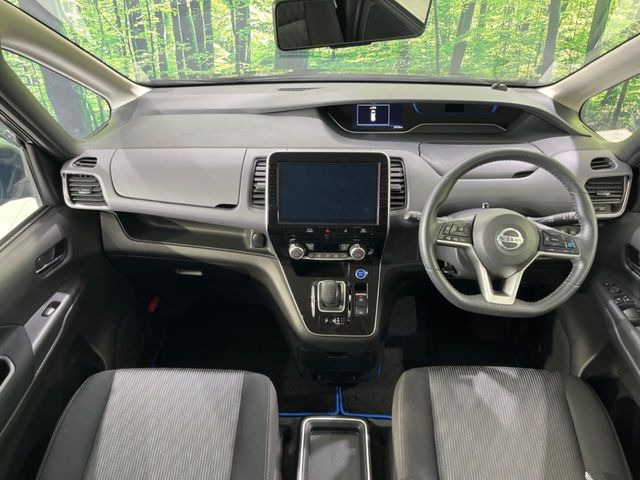 セレナ1.2 e-POWER ハイウェイスターV