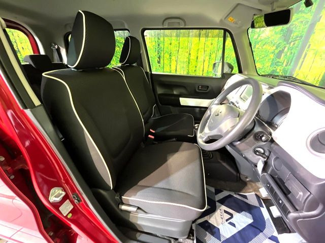 運転席シート廻りは使用感も少なく、良好な状態となっています。丁寧に使われていたことがよくわかりますね。
