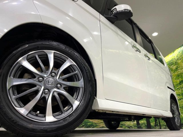 �y����14�C���`�A���~�z�C�[���z�O�ςɃ}�b�`���������A���~�z�C�[���𑕒����Ă���܂��B�e��ЊO�A���~�z�C�[����A�X�^�b�h���X�^�C�����戵�����Ă���܂��B���񂲑��k����������