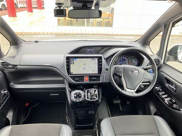 ノア1.8 ハイブリッド Si W×B II