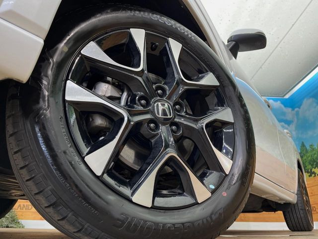 �y�����A���~�z�C�[���z�O�ςɃ}�b�`���������A���~�z�C�[���𑕒����Ă���܂��B�e��ЊO�A���~�z�C�[����A�X�^�b�h���X�^�C�����戵�����Ă���܂��B���񂲑��k����������