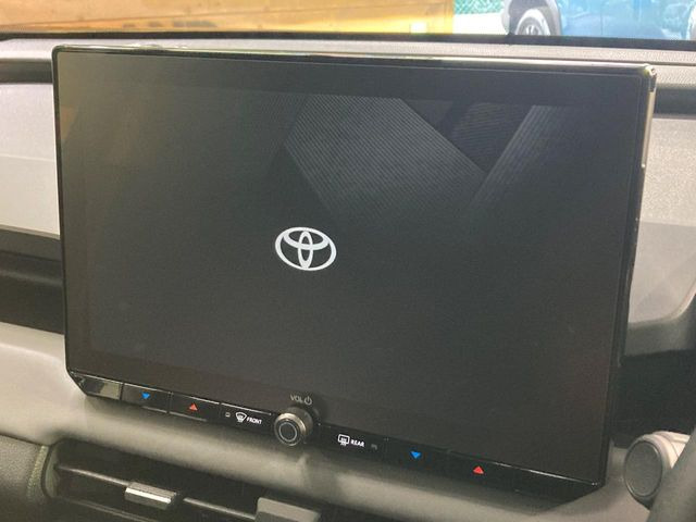 �y12.9�C���` �f�B�X�v���C�I�[�f�B�I�z���ʂ̃f�B�X�v���C��AppleCarPlay��AndroidAuto�����p�\�B�傫�ȉ�ʂŃX�}�z�i�r�A�v���������p���������܂���