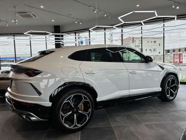 ウルス4.0 4WD