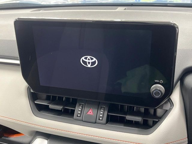 �y10.5�C���` �f�B�X�v���C�I�[�f�B�I�z���ʂ̃f�B�X�v���C��AppleCarPlay��AndroidAuto�����p�\�B�傫�ȉ�ʂŃX�}�z�i�r�A�v���������p���������܂���