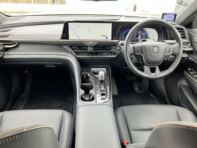クラウンスポーツ2.5 Z E-Four 4WD