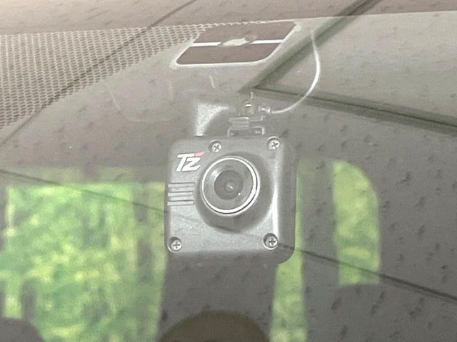 【ドライブレコーダー】ドライブレコーダー装備!走行中はもちろん、あおり運転や事故に遭遇した際、映像で記録し、万一のリスクに備えます。※記録用SDカードはお客様ご自身でご準備いただく必要があります。