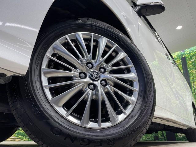 �y����17�C���`�A���~�z�C�[���z�O�ςɃ}�b�`���������A���~�z�C�[���𑕒����Ă���܂��B�e��ЊO�A���~�z�C�[����A�X�^�b�h���X�^�C�����戵�����Ă���܂��B���񂲑��k����������