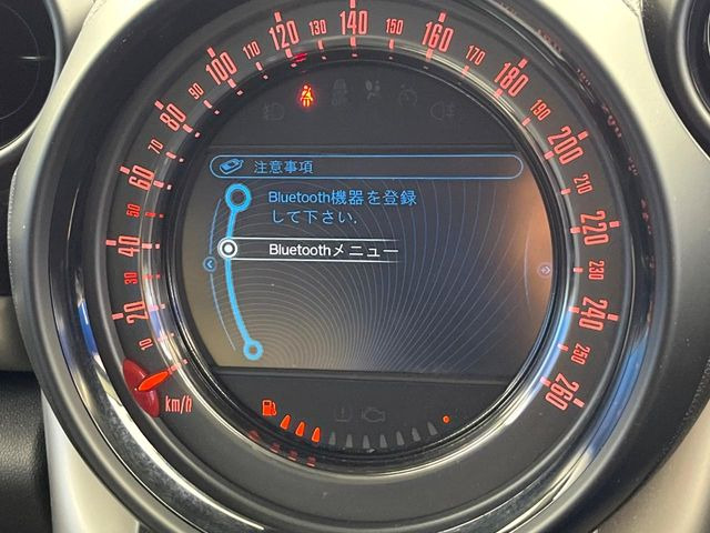 ��Bluetooth:���莝���̃X�}�[�g�t�H���ȂǂƐڑ����A�n���Y�t���[�ʘb��Տꊴ����~���[�W�b�N�Đ������y���݂��������܂��B�����ڑ��ł��̂Ŕς킵��������܂����