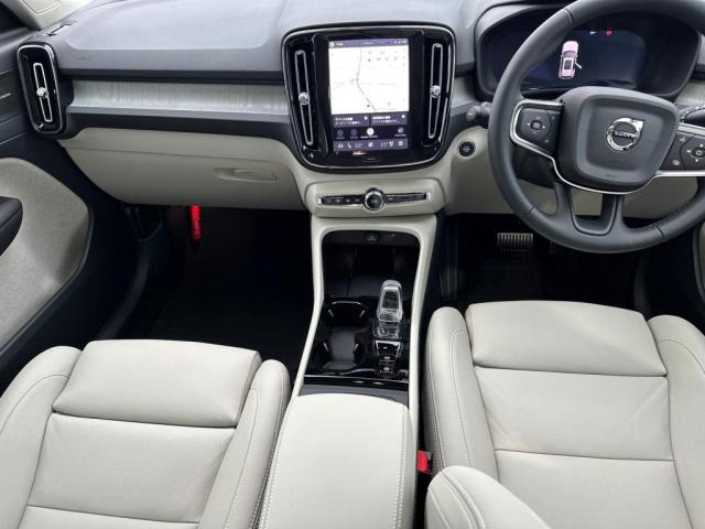 XC40ウルトラ B4 AWD 4WD