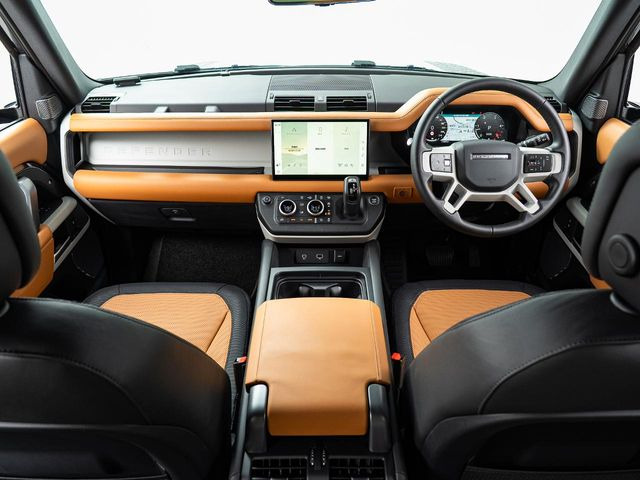 ディフェンダー110 X ダイナミック HSE 2.0L P300e 4WD