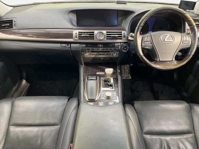 LS600h バージョンC Iパッケージ 4WD