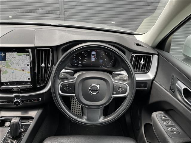 XC60B5 AWD モメンタム 4WD