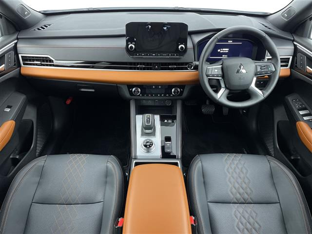 アウトランダーPHEV 2.4 P 4WD