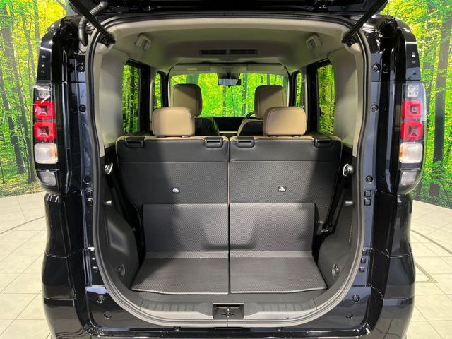 ���i�̂���������ʋ΁A���}���ɏ\���ȉ׎��X�y�[�X���m�ۂ��Ă���܂��B�Z�J���h�V�[�g��|���ƁA�傫�ȉו��̐ύڂ��\�ł���