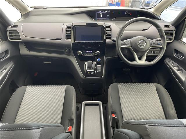 セレナ1.2 e-POWER ハイウェイスターV