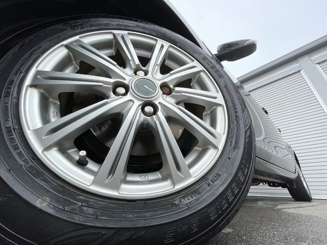 �y�A���~�z�C�[���z�O�ςɃ}�b�`�����A���~�z�C�[���𑕒����Ă���܂��B�e��A���~�z�C�[����A�X�^�b�h���X�^�C�����戵�����Ă���܂��B���񂲑��k����������