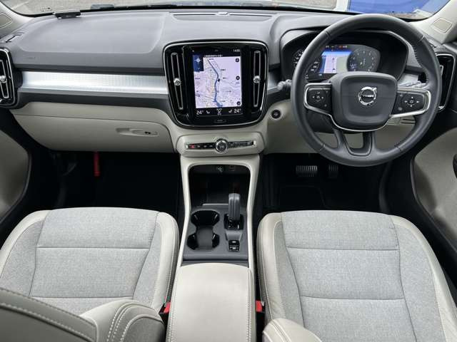 XC40T4 モメンタム