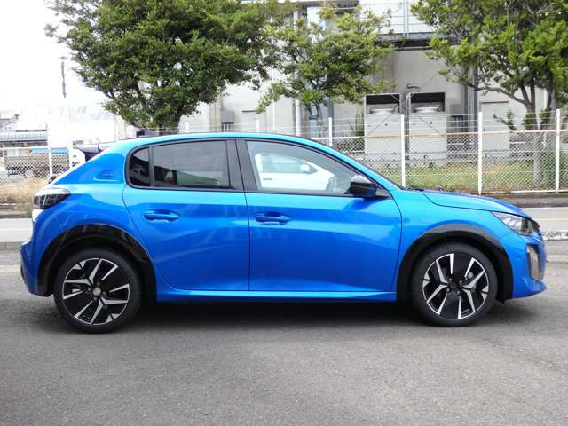 208GT ハイブリッド