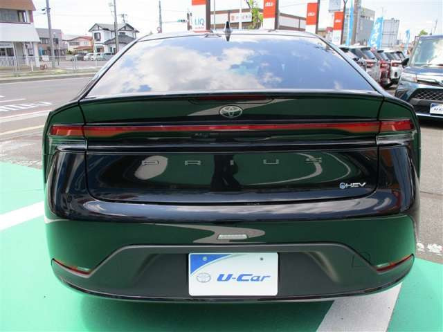 プリウス2.0 G E-Four 4WD