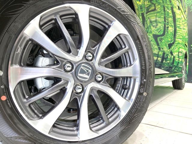 �y����14�C���`�A���~�z�C�[���z�O�ςɃ}�b�`���������A���~�z�C�[���𑕒����Ă���܂��B�e��ЊO�A���~�z�C�[����A�X�^�b�h���X�^�C�����戵�����Ă���܂��B���񂲑��k����������