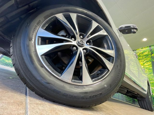 �y����18�C���`�A���~�z�C�[���z�O�ςɃ}�b�`���������A���~�z�C�[���𑕒����Ă���܂��B�e��ЊO�A���~�z�C�[����A�X�^�b�h���X�^�C�����戵�����Ă���܂��B���񂲑��k����������