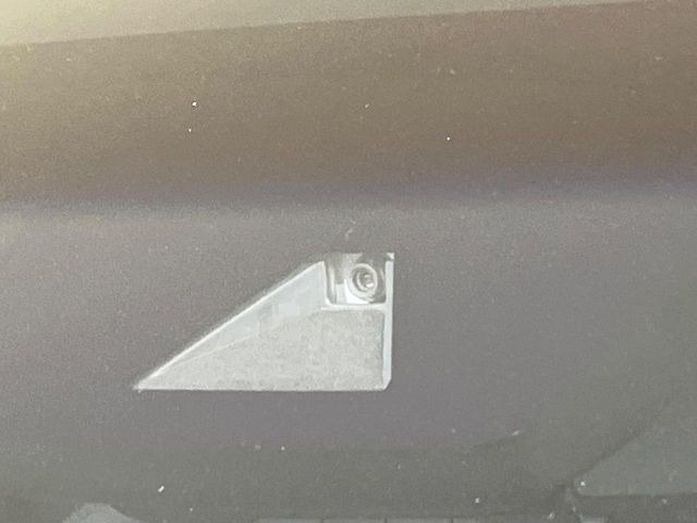 【トヨタセーフティセンス】走行中に前方の車両等を認識し、衝突しそうな時は警報とブレーキで衝突回避と被害軽減をアシスト。より安全にドライブをお楽しみいただけます。