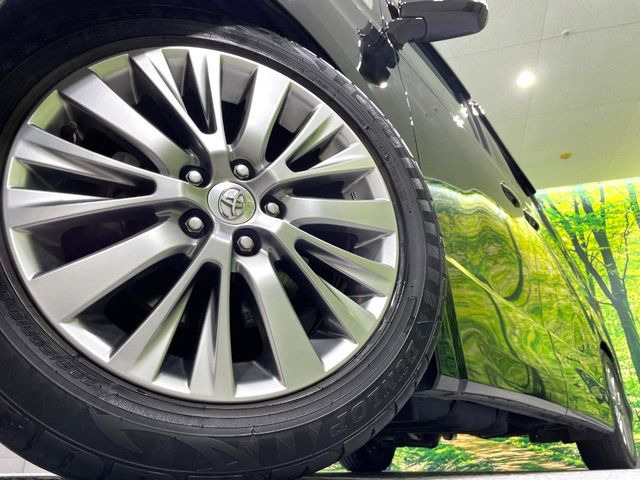 �y����18�C���`�A���~�z�C�[���z�O�ςɃ}�b�`���������A���~�z�C�[���𑕒����Ă���܂��B�e��ЊO�A���~�z�C�[����A�X�^�b�h���X�^�C�����戵�����Ă���܂��B���񂲑��k����������