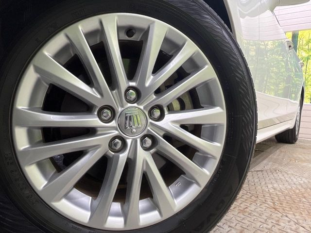 �y����16�C���`�A���~�z�C�[���z�O�ςɃ}�b�`���������A���~�z�C�[���𑕒����Ă���܂��B�e��ЊO�A���~�z�C�[����A�X�^�b�h���X�^�C�����戵�����Ă���܂��B���񂲑��k����������