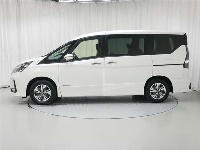 セレナ1.2 e-POWER ハイウェイスターV