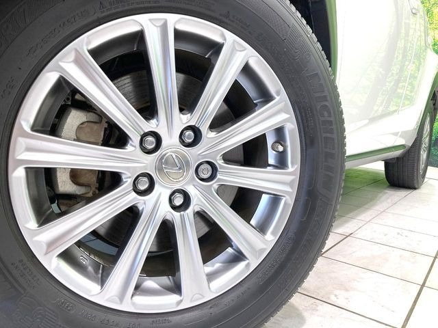 �y����17�C���`�A���~�z�C�[���z�O�ςɃ}�b�`���������A���~�z�C�[���𑕒����Ă���܂��B�e��ЊO�A���~�z�C�[����A�X�^�b�h���X�^�C�����戵�����Ă���܂��B���񂲑��k����������