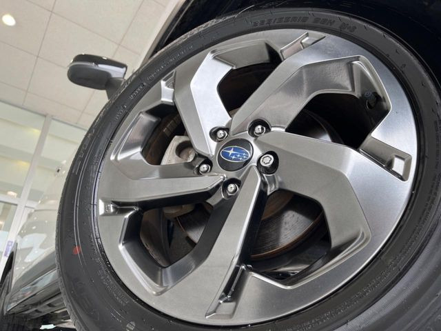 �y����18�C���`�A���~�z�C�[���z�O�ςɃ}�b�`���������A���~�z�C�[���𑕒����Ă���܂��B�e��ЊO�A���~�z�C�[����A�X�^�b�h���X�^�C�����戵�����Ă���܂��B���񂲑��k����������