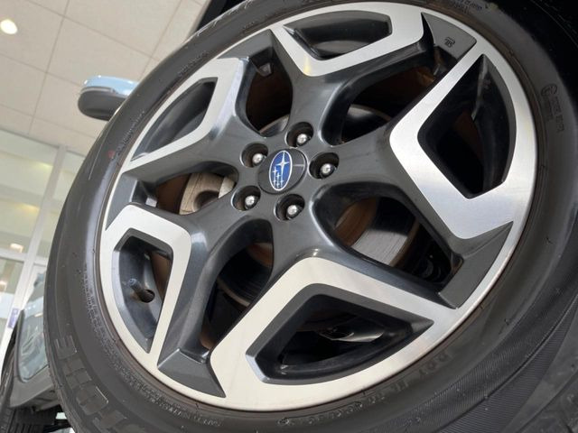 �y����18�C���`�A���~�z�C�[���z�O�ςɃ}�b�`���������A���~�z�C�[���𑕒����Ă���܂��B�e��ЊO�A���~�z�C�[����A�X�^�b�h���X�^�C�����戵�����Ă���܂��B���񂲑��k����������