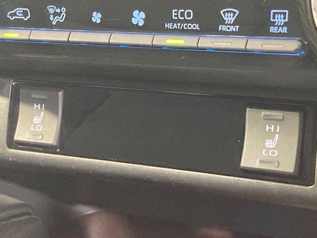 【シートヒーター】寒い日に重宝するシートヒーター!エアコンより早く温まってくれるので寒がりの人も安心ですね♪エアコンの温風は乾燥するから苦手、という方にもをおすすめです。