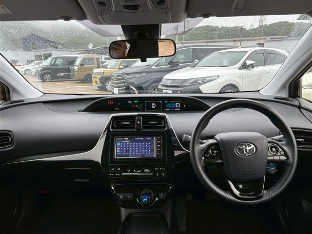 プリウス1.8 S