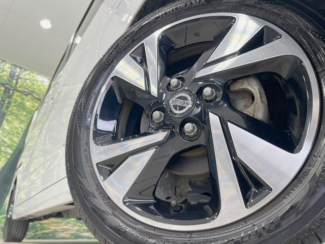 �y����15�C���`�A���~�z�C�[���z�O�ςɃ}�b�`���������A���~�z�C�[���𑕒����Ă���܂��B�e��ЊO�A���~�z�C�[����A�X�^�b�h���X�^�C�����戵�����Ă���܂��B���񂲑��k����������