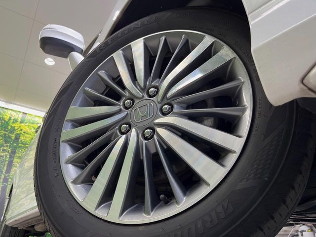 �y����16�C���`�A���~�z�C�[���z�O�ςɃ}�b�`���������A���~�z�C�[���𑕒����Ă���܂��B�e��ЊO�A���~�z�C�[����A�X�^�b�h���X�^�C�����戵�����Ă���܂��B���񂲑��k����������