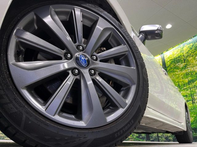 �y����18�C���`�A���~�z�C�[���z�O�ςɃ}�b�`���������A���~�z�C�[���𑕒����Ă���܂��B�e��ЊO�A���~�z�C�[����A�X�^�b�h���X�^�C�����戵�����Ă���܂��B���񂲑��k����������