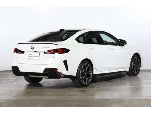 2シリーズグランクーペM235 xドライブ 4WD