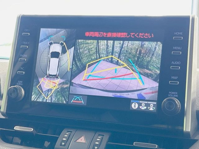 【パノラミックビューモニター】専用のカメラにより、上から見下ろしたような視点で360度クルマの周囲を確認することができます☆死角部分も確認しやすく、狭い場所での切り返しや駐車もスムーズに行えます。