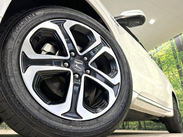 �y����17�C���`�A���~�z�C�[���z�O�ςɃ}�b�`���������A���~�z�C�[���𑕒����Ă���܂��B�e��ЊO�A���~�z�C�[����A�X�^�b�h���X�^�C�����戵�����Ă���܂��B���񂲑��k����������