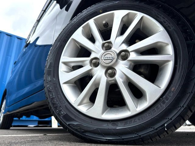 �y����14�C���`�A���~�z�C�[���z�O�ςɃ}�b�`���������A���~�z�C�[���𑕒����Ă���܂��B�e��ЊO�A���~�z�C�[����A�X�^�b�h���X�^�C�����戵�����Ă���܂��B���񂲑��k����������