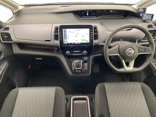 セレナ1.2 e-POWER ハイウェイスターV