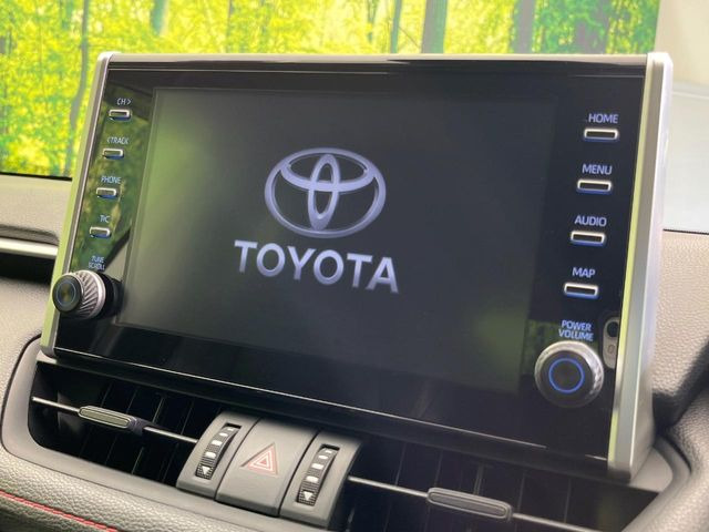【9インチ ディスプレイオーディオ】大画面ディスプレイへお持ちのスマートフォンと連携して、ナビやbluetoothでの音楽再生が可能です♪デザインはもちろん操作性も良好!別途ナビ機能の取付可能です♪