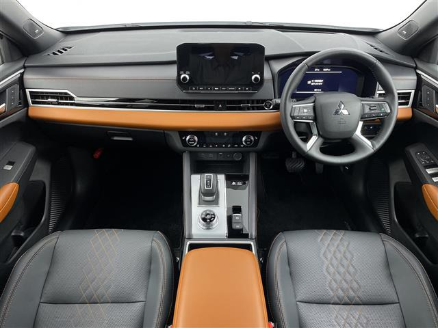 アウトランダーPHEV 2.4 P 4WD