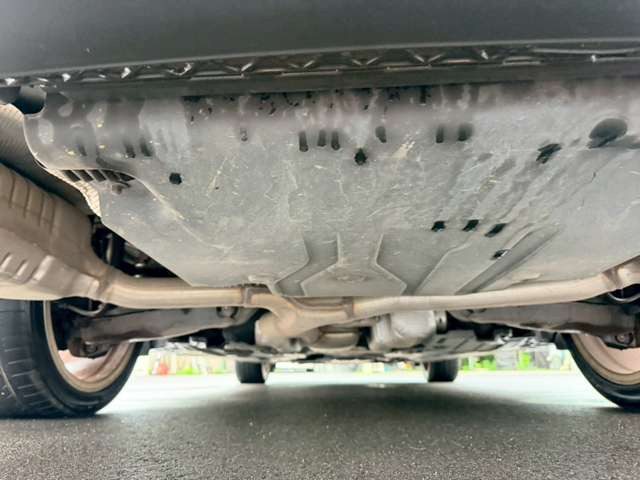 気になるお車がありましたら右の電話番号から直接お店にお問い合わせください。支払方法から車両情報、状態までなんでもご説明させて頂きます。スタッフ一同ご連絡お待ちしております。
