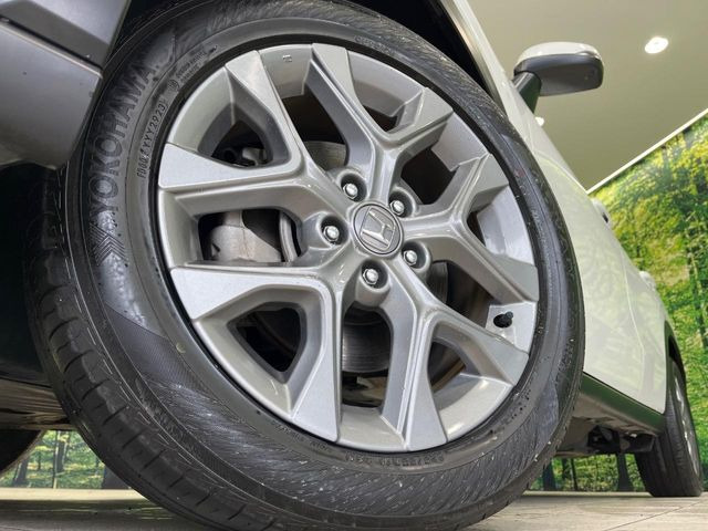 �y����18�C���`�A���~�z�C�[���z�O�ςɃ}�b�`���������A���~�z�C�[���𑕒����Ă���܂��B�e��ЊO�A���~�z�C�[����A�X�^�b�h���X�^�C�����戵�����Ă���܂��B���񂲑��k����������