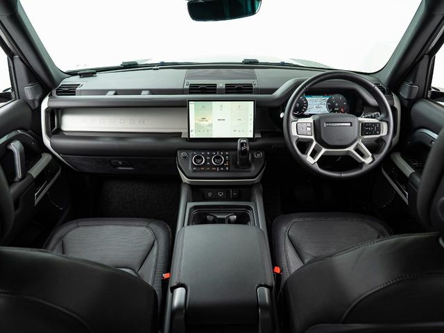 ディフェンダー110 X ダイナミック HSE 3.0L D300 ディーゼル 4WD