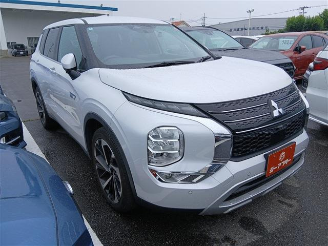 アウトランダーPHEV 2.4 G 4WD